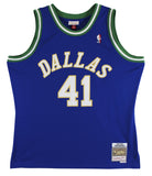 Mavericks Dirk Nowitzki Signed Blue M&N 98-19 HWC Swingman Jersey BAS #BS78002