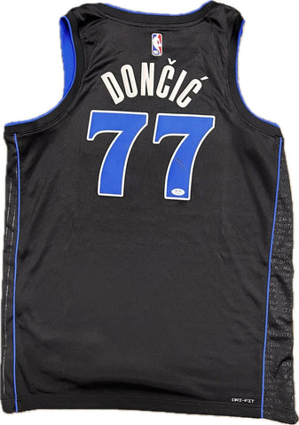 Luka Doncic Signed Jersey PSA/DNA Authentic Dallas Mavericks Autographed