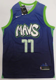 Dallas Mavericks Luka Doncic Autographed Blue Nike Jersey Beckett BAS #AE03919