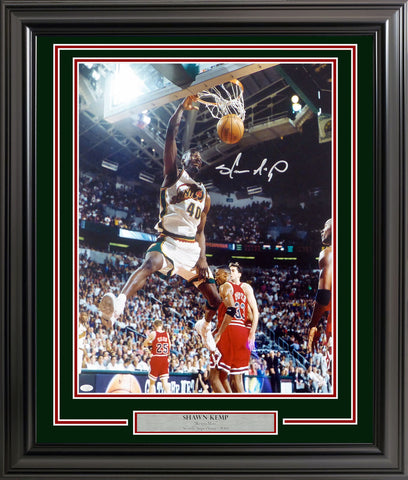 SHAWN KEMP AUTOGRAPHED FRAMED 16X20 PHOTO SEATTLE SUPERSONICS MCS HOLO 200379