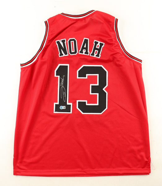 Joakim Noah Signed Chicago Bulls Red Jersey (Beckett) Ex-Florida Gator Center