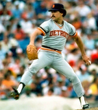 Willie Hernandez Signed Detroit Tigers Jersey (JSA COA) 1984 A.L. Cy Young Award