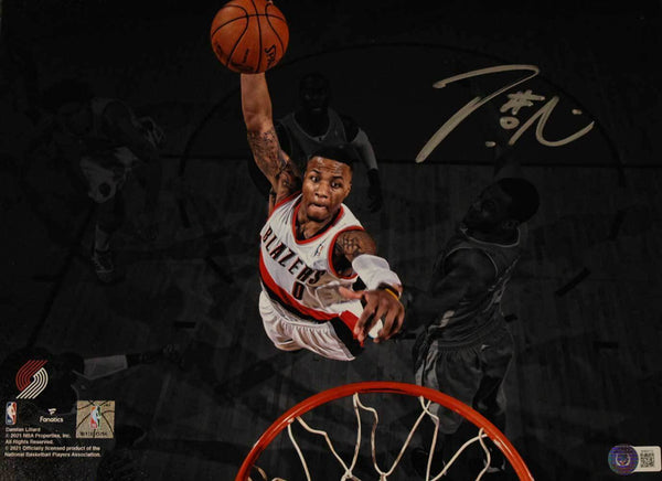Damian Lillard Autographed Portland Trailblazers 11x14 Photo BAS 39952