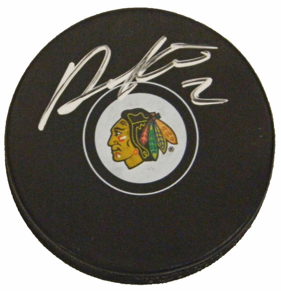 DUNCAN KEITH Signed Chicago Blackhawks Logo Hockey Puck - SCHWARTZ