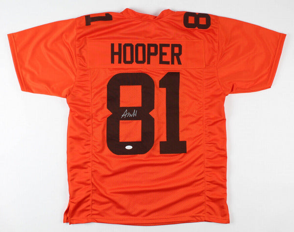 Austin Hooper Signed Cleveland Browns Jersey (JSA COA) 2016 3rd Rd Draft Pk TE
