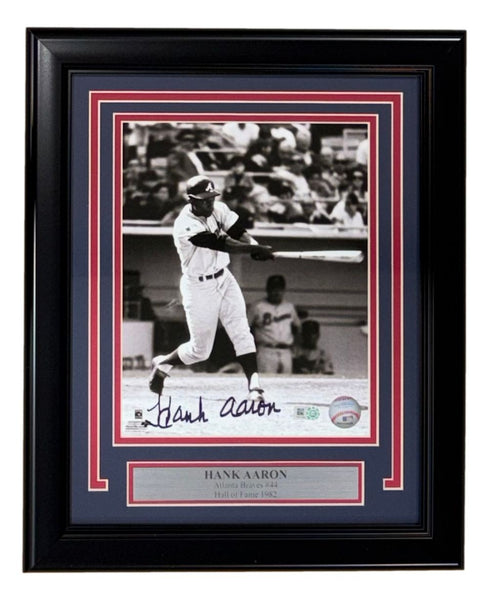 Hank Aaron Signed Framed 8x10 Atlanta Braves Photo MLB Hologram