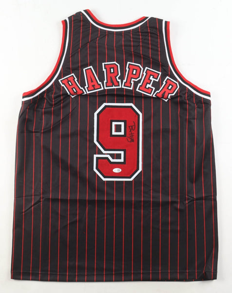 Ron Harper Signed Chicago Black Jersey (JSA) 3xBulls World Champion 1996-1998