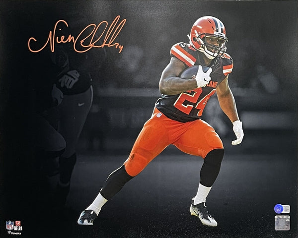 Nick Chubb Autographed/Signed Cleveland Browns 16x20 Photo Beckett 40621