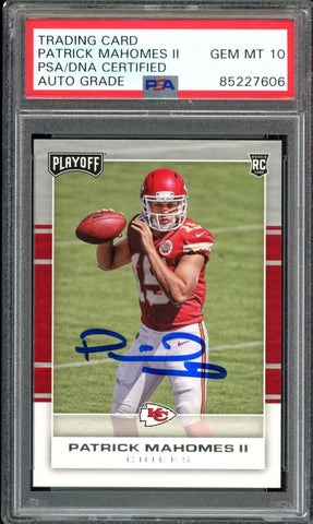 2017 Panini Playoff #204 Patrick Mahomes RC On Card PSA/DNA Auto GEM MINT 10