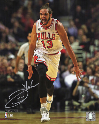 Joakim Noah Signed Bulls Running Action 8x10 Photo -(SCHWARTZ SPORTS COA)
