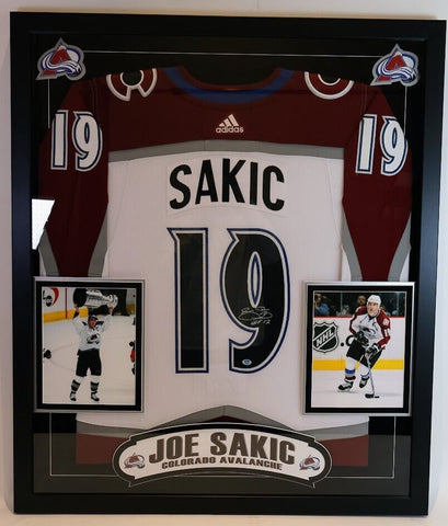 Joe Sakic Signed Colorado Avalanche Jersey w/ "HOF 12" Inscription (LSM COA)