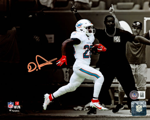 DE'VON ACHANE AUTOGRAPHED 8X10 PHOTO DOLPHINS SPOTLIGHT BECKETT WITNESS 221544