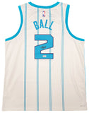 HORNETS LAMELO BALL AUTOGRAPHED WHITE NIKE SWINGMAN JERSEY XL BECKETT 209487