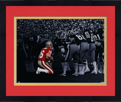 FRMD Joe Montana 49ers Autographed 16x20 Huddle Spotlight Photo-Signed in White