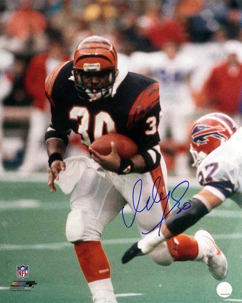 Icky Woods Signed Bengals Black Jersey Action 16x20 Photo - (SCHWARTZ COA)