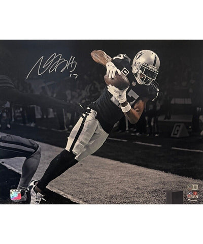 Davante Adams Autographed Las Vegas Raiders 16x20 Photo Beckett 40294