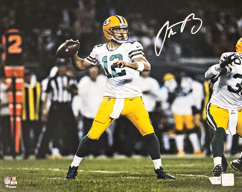 AARON RODGERS AUTOGRAPHED 16X20 PHOTO GREEN BAY PACKERS FANATICS HOLO 218713