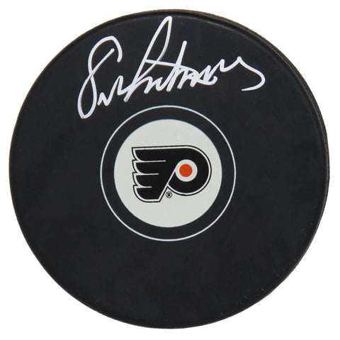 ERIC LINDROS Signed Philadelphia Flyers Logo Hockey Puck - SCHWARTZ