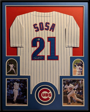 FRAMED CHICAGO SAMMY SOSA AUTOGRAPHED SIGNED JERSEY BECKETT COA