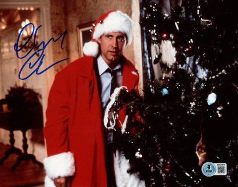 Chevy Chase Autographed/Signed Christmas Vacation 8x10 Photo Beckett 56486
