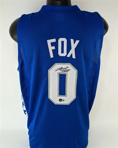 De'Aaron Fox Signed Kentucky Wildcats Jersey (Beckett Holo) Sacramento Kings P.G