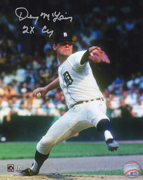 Denny McLain Signed Detroit Tigers Pitching 8x10 Photo w/2x CY - (SCHWARTZ COA)