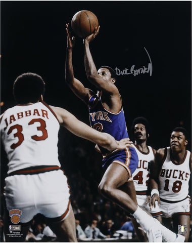 Dick Barnett New York Knicks Signed 16" x 20" Shooting vs. Bucks Photo