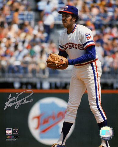 Fergie Jenkins Signed Texas Rangers Pitching 8x10 Photo - (SCHWARTZ COA)