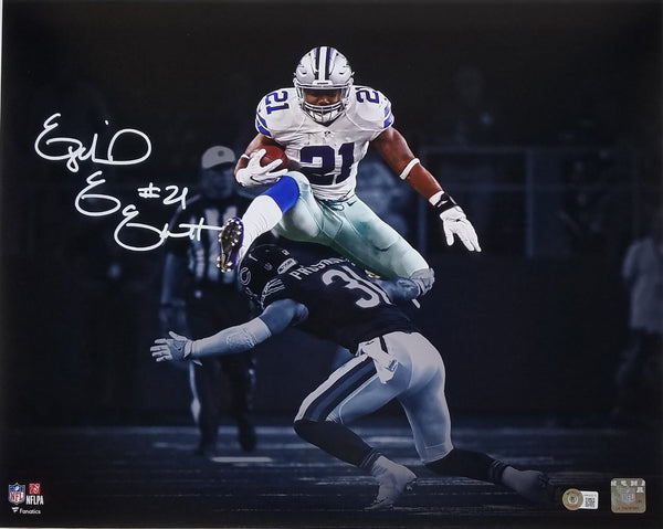 Ezekiel Elliott Signed Dallas Cowboys Spotlight 16x20 Photo Beckett Witnessed