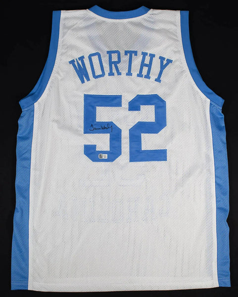 James Worthy Signed North Carolina Tar Heels Jersey (Beckett) 1982 NCAA Champion