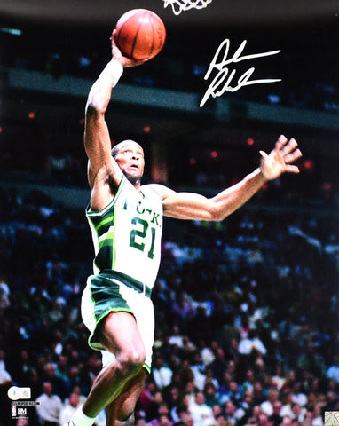Alvin Robertson Autographed Milwaukee Bucks 16x20 Dunk Photo - Beckett W Holo
