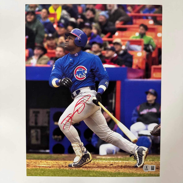 Autographed/Signed Sammy Sosa Chicago Cubs 11x14 Baseball Photo