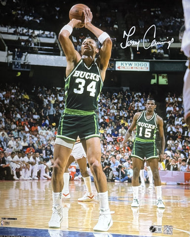 TERRY CUMMINGS Signed 16x20 Photo #3 AUTO - Milwaukee Bucks - BAS