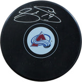 Joe Sakic Autographed/Signed Colorado Avalanche Logo Puck Beckett 54974
