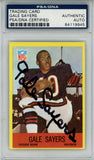 Gale Sayers Signed 1967 Philadelphia #35 Trading Card PSA Slab 43651