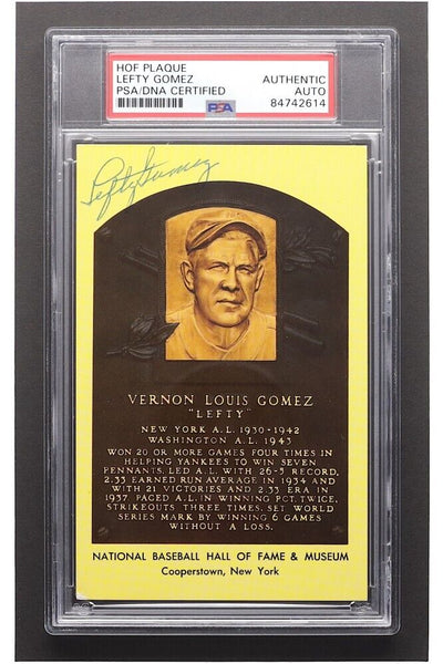 Lefty Gomez Yankees Signed Gold HOF Postcard (PSA Encapstd) 5xWorld Series Champ