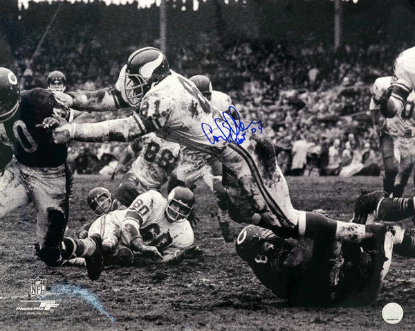 Carl Eller Signed Vikings B&W Action vs Bears 16x20 Photo w/HOF'04 - (SS COA)