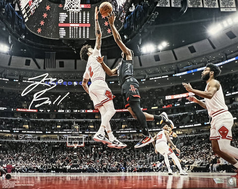 Lonzo Ball Autographed Chicago Bulls 16x20 Photo FAN 41079