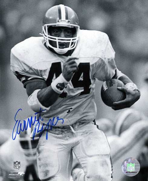 Earnest Byner Signed Cleveland Browns B&W Action 8x10 Photo - (SCHWARTZ COA)