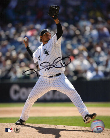 Freddy Garcia Signed Chicago White Sox Pitching Action 8x10 Photo (SCHWARTZ COA)