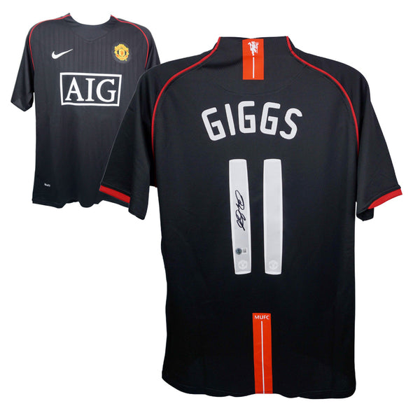 Ryan Giggs Signed Manchester Utd Soccer Jersey #11 with Beckett Witness