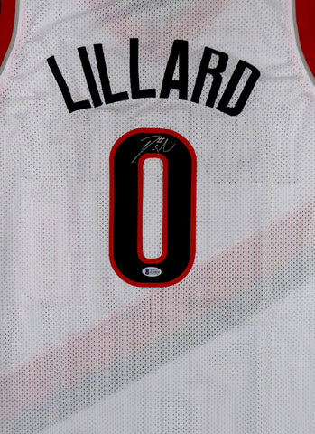 Trail Blazers Damian Lillard Autographed White Jersey (Mark) Beckett #Z54424