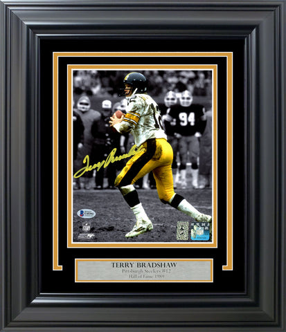 TERRY BRADSHAW AUTOGRAPHED FRAMED 8X10 PHOTO PITTSBURGH STEELERS BECKETT 200406