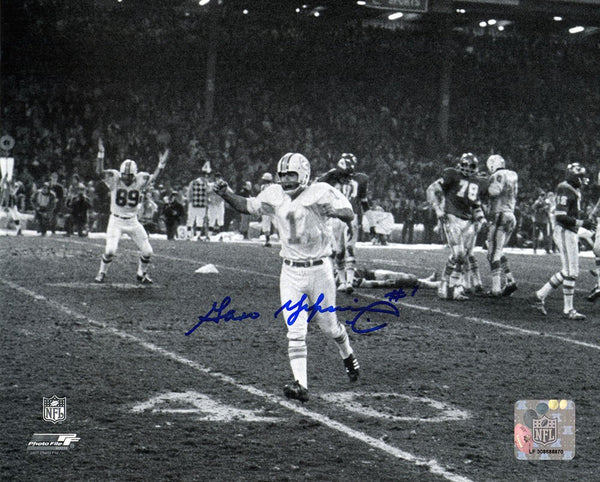 Garo Yepremian Signed Dolphins B&W Celebration vs. Chiefs 8x10 Photo -(SS COA)