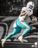 Tyreek Hill Autographed Signed 16x20 Photo Miami Dolphins Spotlight Beckett Wit