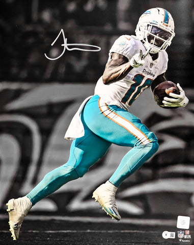 Tyreek Hill Autographed Signed 16x20 Photo Miami Dolphins Spotlight Beckett Wit