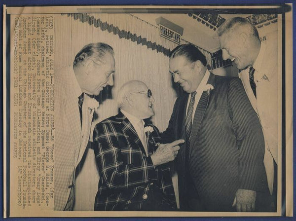 Ed Krause and Elroy Hirsch receiving Dist. American Award 1981 wire photo 112415