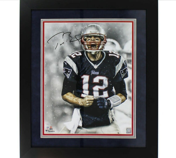 Tom Brady Signed New England Patriots Framed 16x20 NFL Photo - Screaming