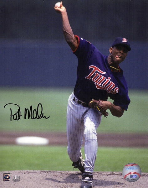 Pat (Patrick) Mahomes Sr. Signed Twins Navy Jersey Pitching 8x10 Photo -(SS COA)