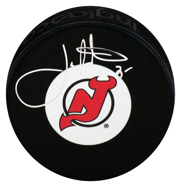 Joe Nieuwendyk Signed New Jersey Devils Medium Logo Hockey Puck - (SCHWARTZ COA)